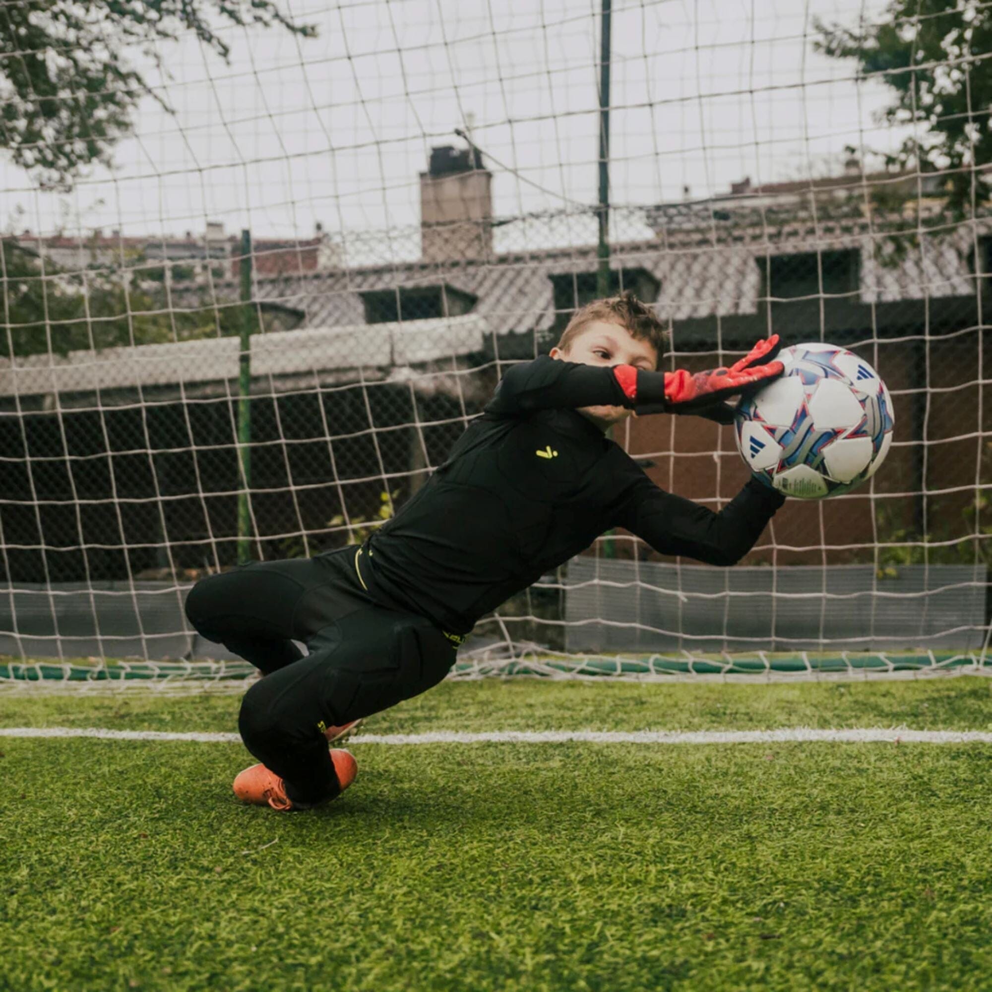 Challenger Youth GK Gloves by Storelli - Blue Circuit - ITASPORT